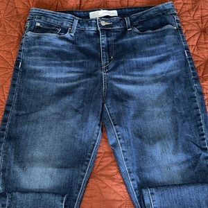 Size 14- Like New- Levi Strauss Mid Rise Skinny Crop Jeans- Medium Blue